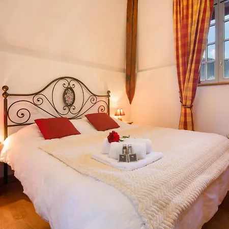 Sleeps 6 *
